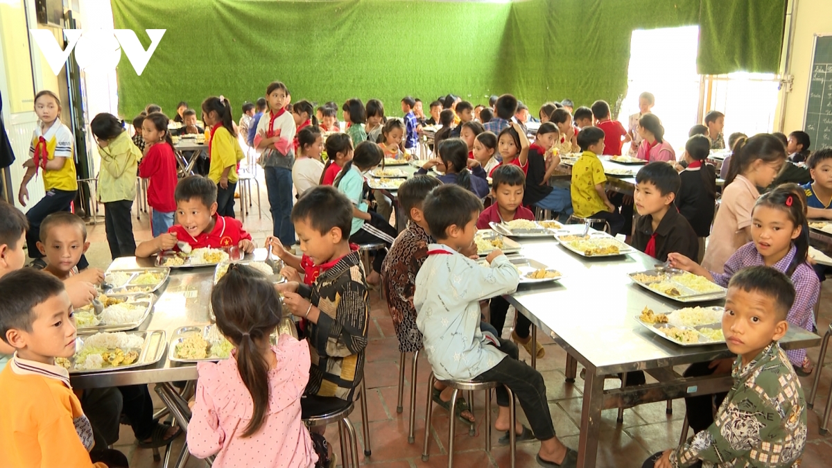 trường học ở bắc kạn loay hoay tổ chức ăn bán trú cho học sinh hình ảnh 3 truong hoc o bac kan loay hoay to chuc an ban tru cho hoc sinh hinh anh 3