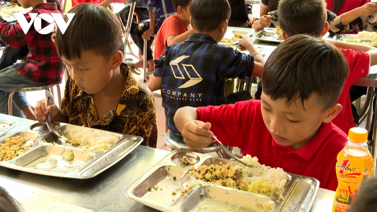 trường học ở bắc kạn loay hoay tổ chức ăn bán trú cho học sinh hình ảnh 4 truong hoc o bac kan loay hoay to chuc an ban tru cho hoc sinh hinh anh 4