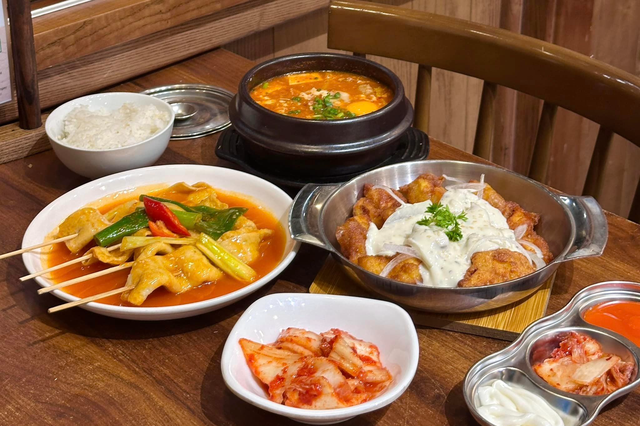 Thiên đường ăn vặt ở Đà Nẵng khiến bạn say mê quên lối về- Ảnh 3. Thiên đường ăn vặt ở Đà Nẵng khiến bạn say mê quên lối về- Ảnh 3.