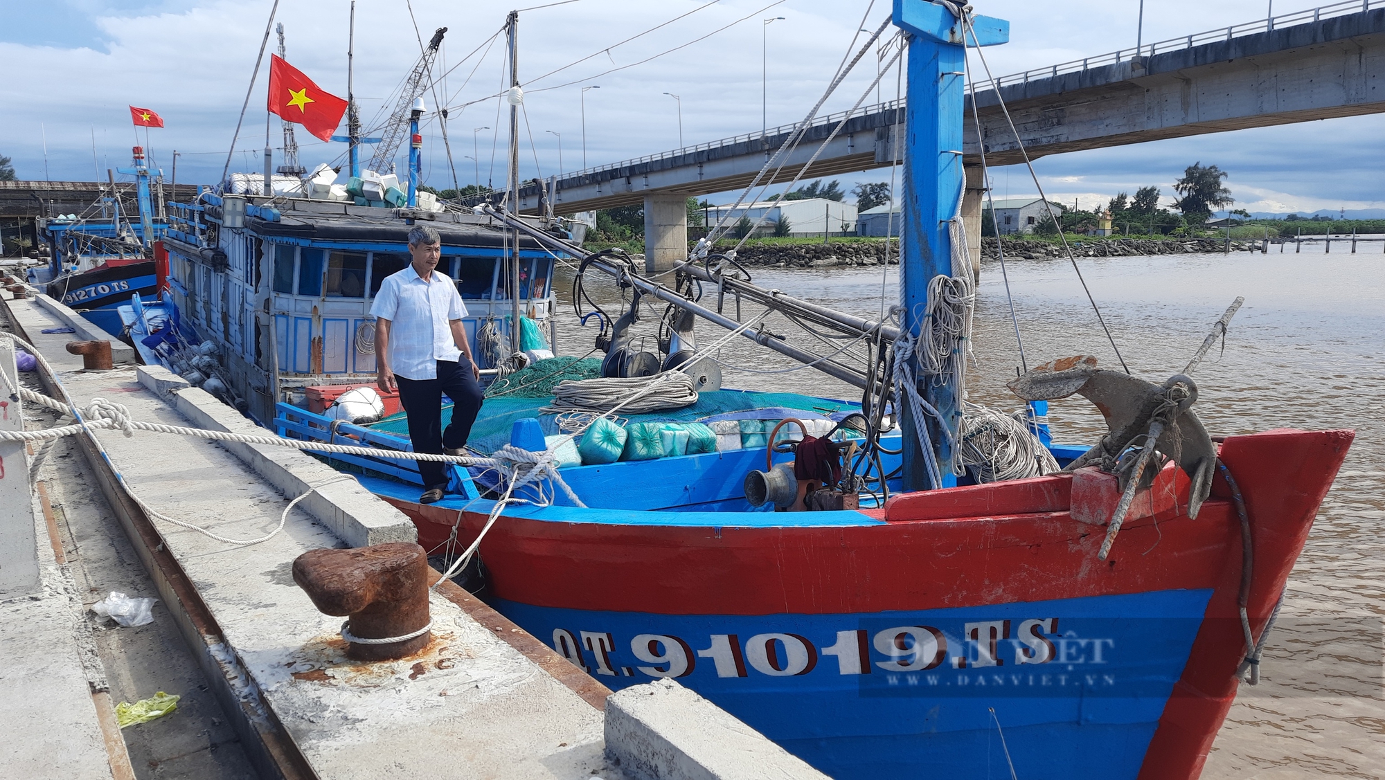 Nông dân Việt Nam xuất sắc năm 2024: Cần đào tạo cho ngư dân đánh bắt khoa học- Ảnh 2. Nông dân Việt Nam xuất sắc năm 2024: Cần đào tạo cho ngư dân đánh bắt khoa học- Ảnh 2.