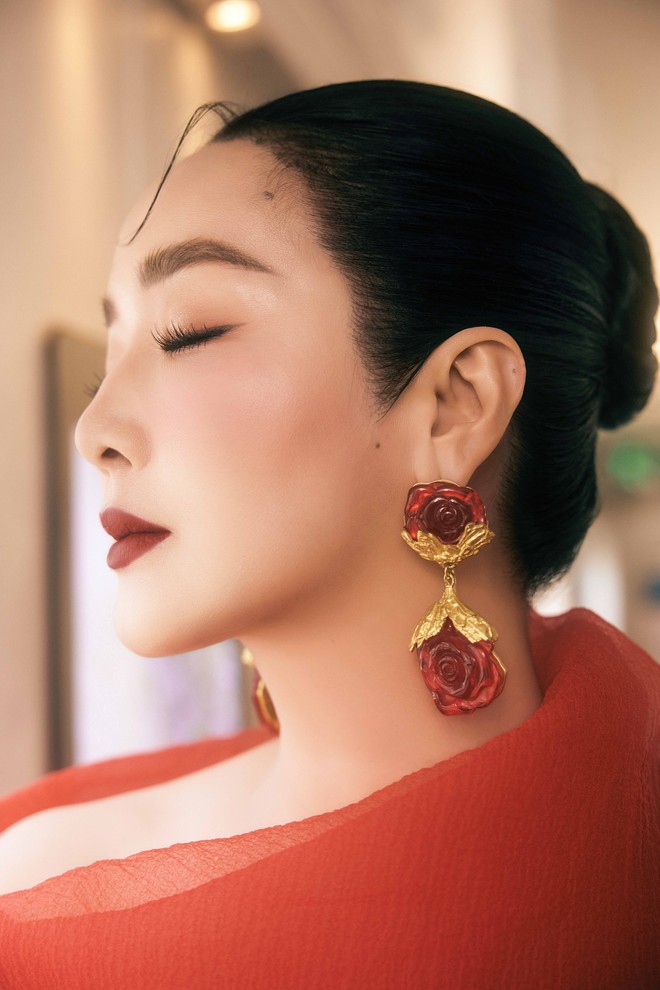 Hoa hậu Giáng My chuộng phong cách cổ điển- Ảnh 8. Hoa hậu Giáng My chuộng phong cách cổ điển- Ảnh 8.