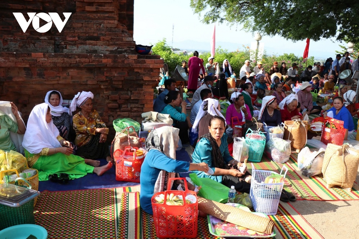 tưng bừng lễ hội katê ở ninh thuận và bình thuận hình ảnh 3 tung bung le hoi kate o ninh thuan va binh thuan hinh anh 3