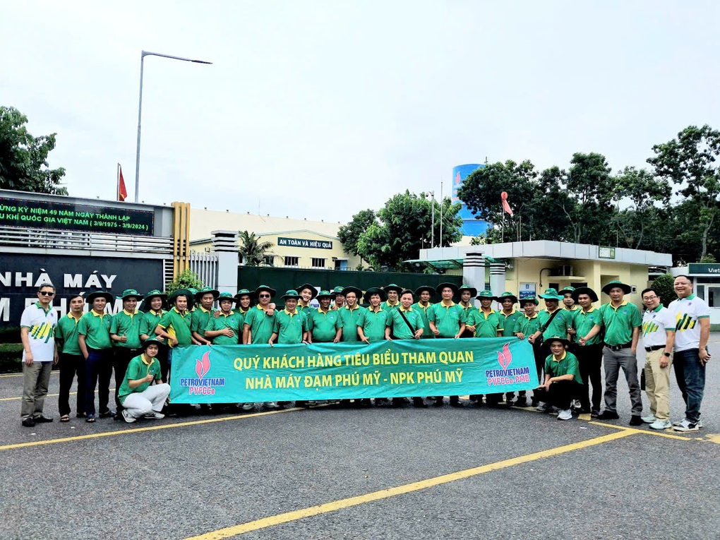 Khách hàng khám phá quy trình sản xuất tại Nhà máy Đạm Phú Mỹ - 2 Khách hàng khám phá quy trình sản xuất tại Nhà máy Đạm Phú Mỹ - 2