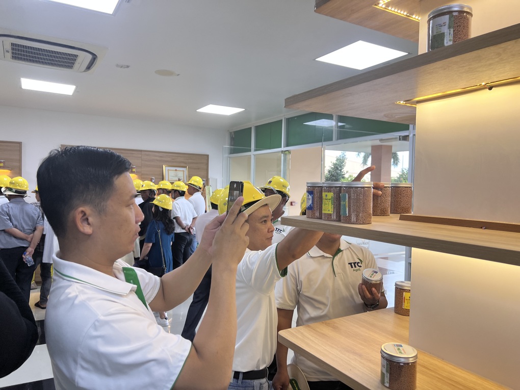 Khách hàng khám phá quy trình sản xuất tại Nhà máy Đạm Phú Mỹ - 3 Khách hàng khám phá quy trình sản xuất tại Nhà máy Đạm Phú Mỹ - 3