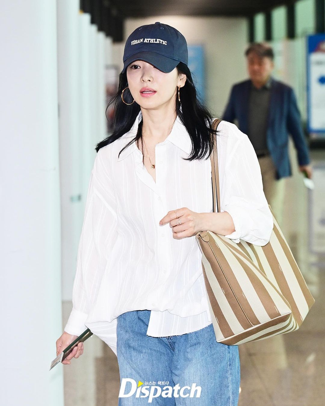Item "hack tuổi" cực đỉnh, nên mua làm quà cho chị em ngoài 30 tuổi như Song Hye Kyo- Ảnh 2. Item "hack tuổi" cực đỉnh, nên mua làm quà cho chị em ngoài 30 tuổi như Song Hye Kyo- Ảnh 2.