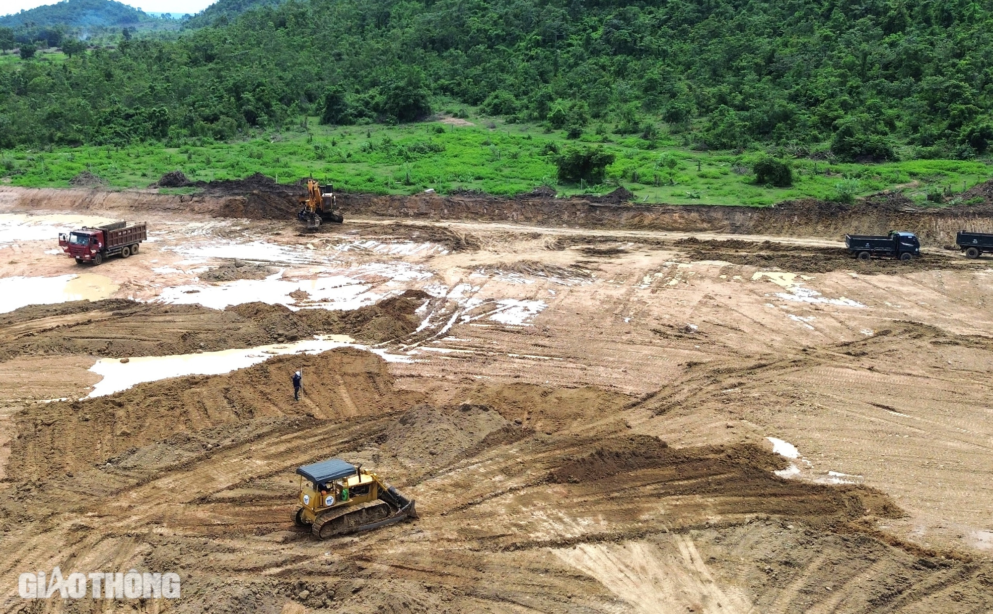 Tất bật thi công trạm dừng nghỉ đầu tiên trên cao tốc qua Bình Thuận- Ảnh 2. Tất bật thi công trạm dừng nghỉ đầu tiên trên cao tốc qua Bình Thuận- Ảnh 2.