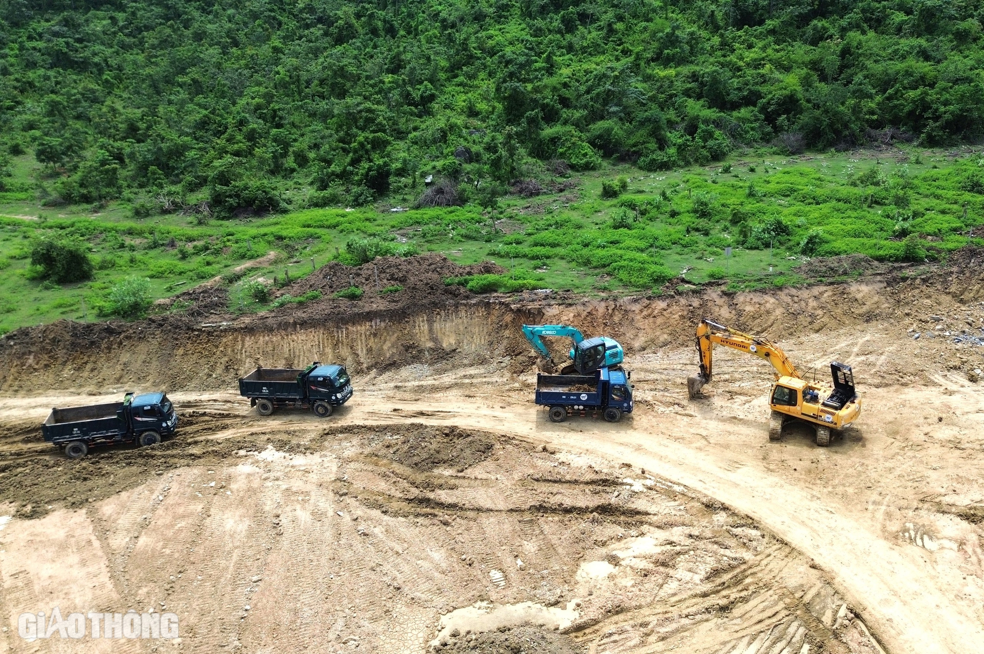 Tất bật thi công trạm dừng nghỉ đầu tiên trên cao tốc qua Bình Thuận- Ảnh 6. Tất bật thi công trạm dừng nghỉ đầu tiên trên cao tốc qua Bình Thuận- Ảnh 6.