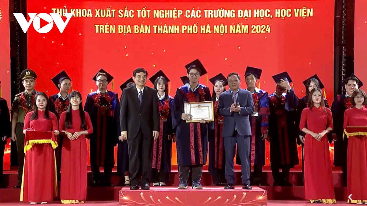 tuyên dương 100 thủ khoa xuất sắc tốt nghiệp các trường Đại học, học viện năm 2024 hình ảnh 3 tuyen duong 100 thu khoa xuat sac tot nghiep cac truong Dai hoc, hoc vien nam 2024 hinh anh 3