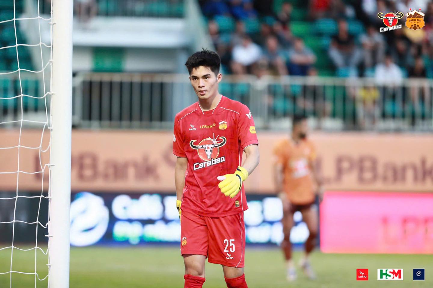 Nguyễn Filip, Văn Lâm 'lúc mờ lúc tỏ': Thủ môn trẻ HAGL thăng hoa ở đội tuyển?- Ảnh 2. Nguyễn Filip, Văn Lâm 'lúc mờ lúc tỏ': Thủ môn trẻ HAGL thăng hoa ở đội tuyển?- Ảnh 2.