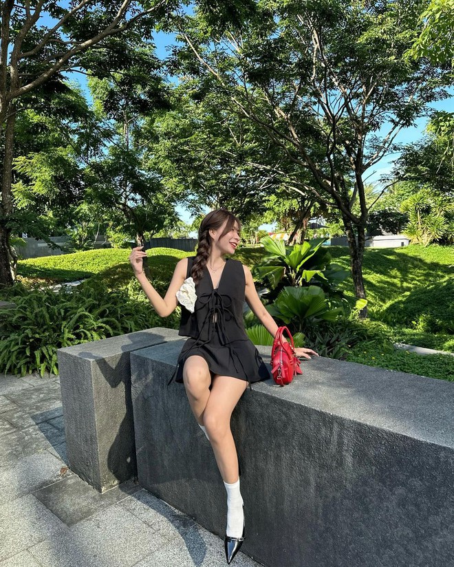 Lên đồ đầy trẻ trung và tràn đầy sức sống cho những cô nàng tri thức- Ảnh 5. Lên đồ đầy trẻ trung và tràn đầy sức sống cho những cô nàng tri thức- Ảnh 5.