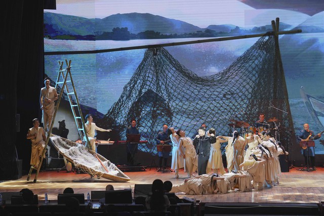 Đặc sắc chương trình nghệ thuật “Dòng sông kể chuyện" - Ảnh 2. Đặc sắc chương trình nghệ thuật “Dòng sông kể chuyện" - Ảnh 2.