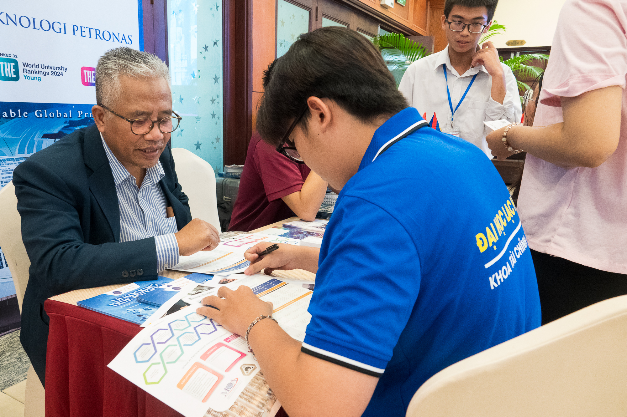 ĐH top đầu Đông Nam Á tích cực tuyển sinh người Việt, học phí ngang trường Việt- Ảnh 4. ĐH top đầu Đông Nam Á tích cực tuyển sinh người Việt, học phí ngang trường Việt- Ảnh 4.