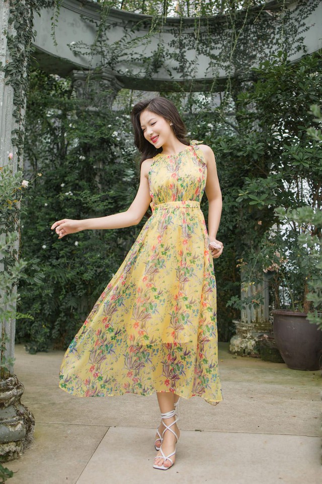 Đắm mình trong sắc thu cùng váy maxi thướt tha- Ảnh 2. Đắm mình trong sắc thu cùng váy maxi thướt tha- Ảnh 2.