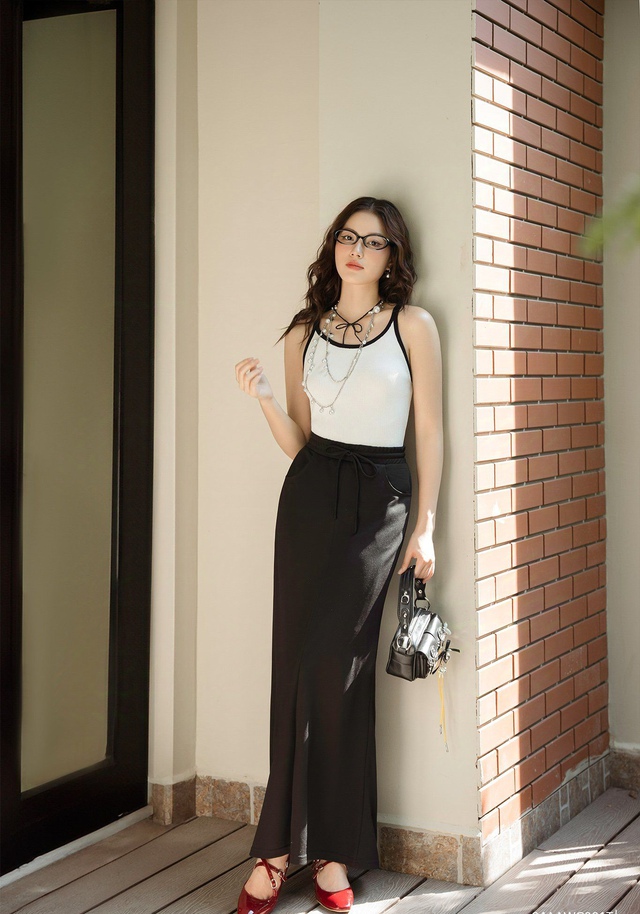 Đắm mình trong sắc thu cùng váy maxi thướt tha- Ảnh 5. Đắm mình trong sắc thu cùng váy maxi thướt tha- Ảnh 5.
