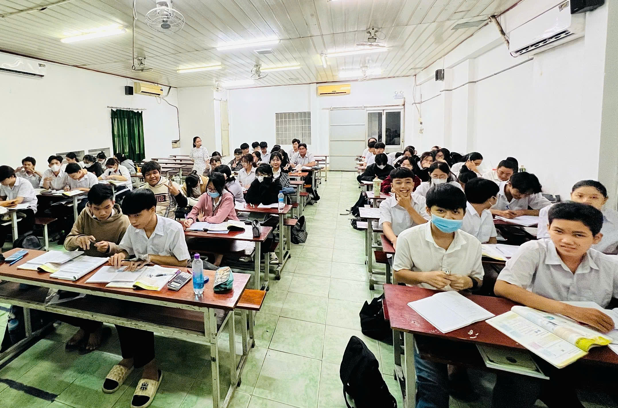 Cửa liên thông đại học sắp 'thông'- Ảnh 2. Cửa liên thông đại học sắp 'thông'- Ảnh 2.