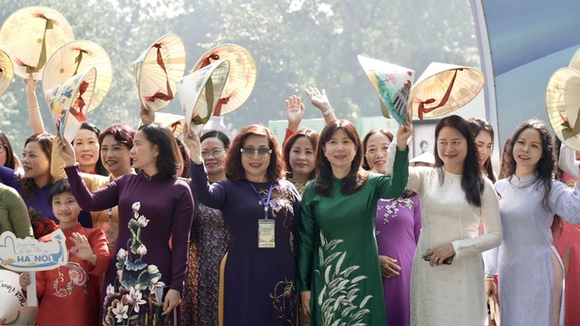 Lễ hội Áo Du lịch 2024 khép lại với nhiều điểm nhấn - Ảnh 6. Lễ hội Áo Du lịch 2024 khép lại với nhiều điểm nhấn - Ảnh 6.