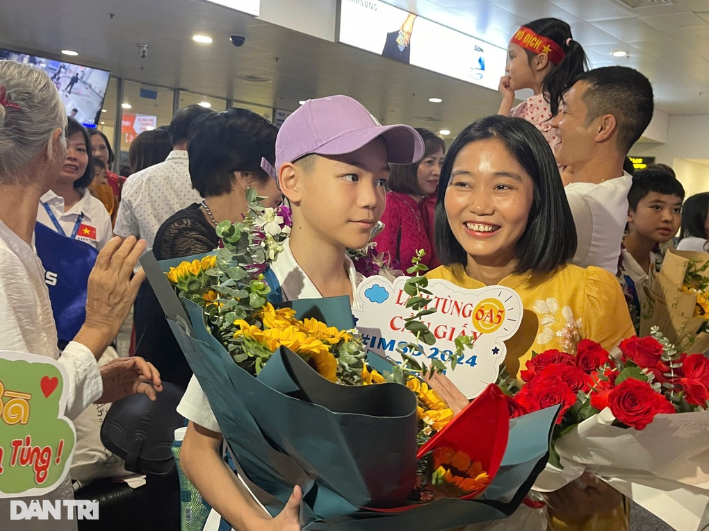 Việt Nam giành 24 huy chương Olympic toán và khoa học quốc tế 2024 - 3 Việt Nam giành 24 huy chương Olympic toán và khoa học quốc tế 2024 - 3