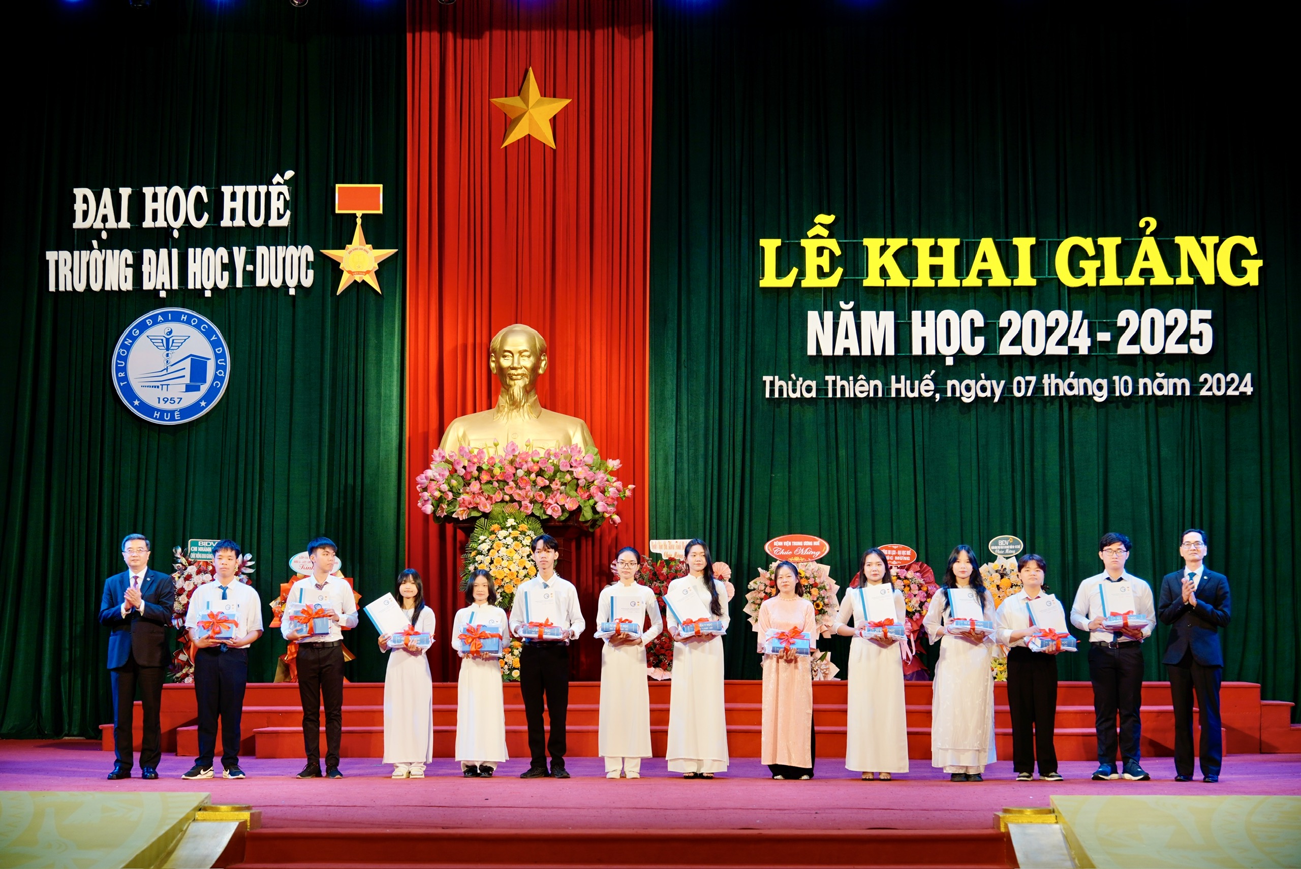 Trường ĐH Y dược Huế: Nhu cầu tuyển dụng hơn gần gấp đôi sinh viên ra trường- Ảnh 2. Trường ĐH Y dược Huế: Nhu cầu tuyển dụng hơn gần gấp đôi sinh viên ra trường- Ảnh 2.