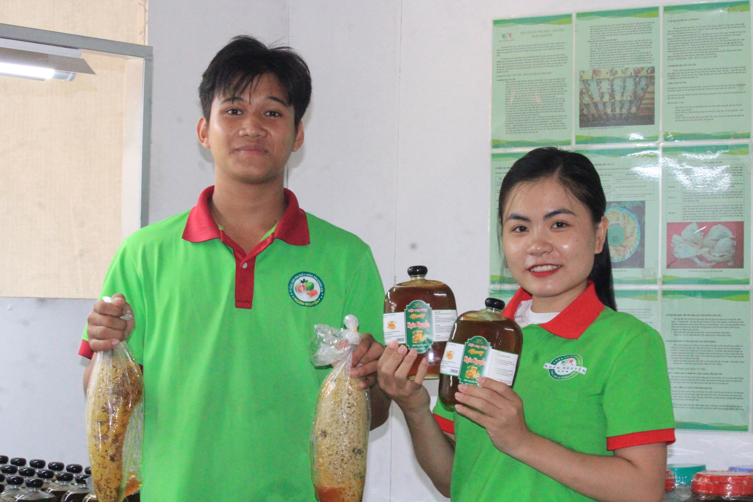 Nữ thủ lĩnh đưa mật ong từ miền núi Khánh Vĩnh về các thành phố lớn- Ảnh 3. Nữ thủ lĩnh đưa mật ong từ miền núi Khánh Vĩnh về các thành phố lớn- Ảnh 3.