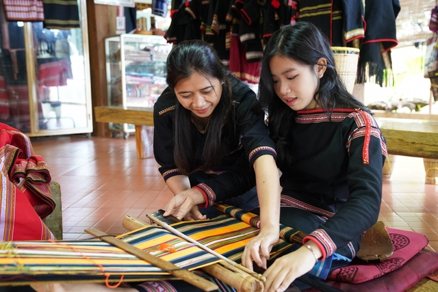 Thúc đẩy sự tham gia của cộng đồng trong phát triển du lịch - Ảnh 2. Thúc đẩy sự tham gia của cộng đồng trong phát triển du lịch - Ảnh 2.