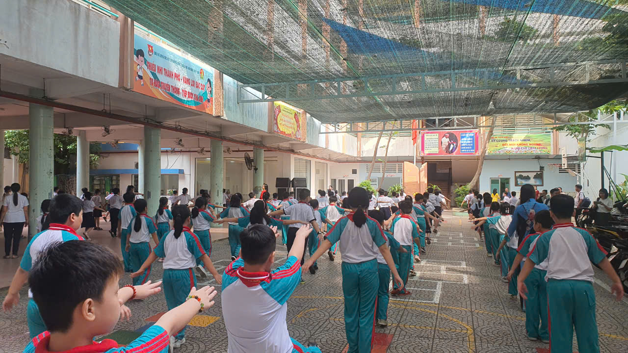 Q.1 nghiêm cấm lợi dụng ban đại diện cha mẹ học sinh thu ngoài quy định- Ảnh 2. Q.1 nghiêm cấm lợi dụng ban đại diện cha mẹ học sinh thu ngoài quy định- Ảnh 2.