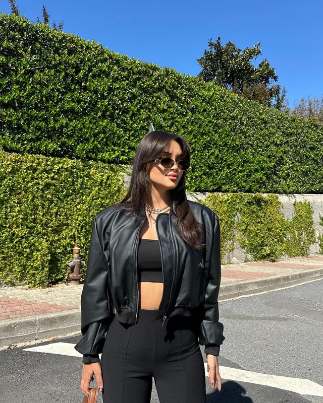 Thời trang đường phố cá tính với áo khoác bomber- Ảnh 7. Thời trang đường phố cá tính với áo khoác bomber- Ảnh 7.