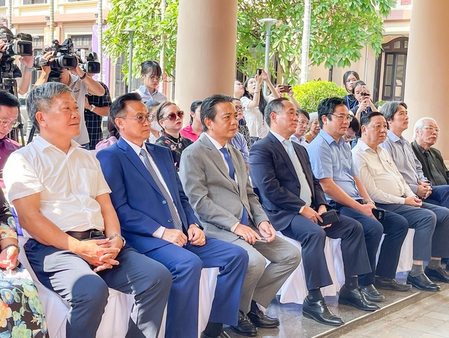 "Hà Nội sức sống và niềm tin" - món quà nghệ thuật mừng 70 năm Ngày Giải phóng Thủ đô - Ảnh 1. "Hà Nội sức sống và niềm tin" - món quà nghệ thuật mừng 70 năm Ngày Giải phóng Thủ đô - Ảnh 1.