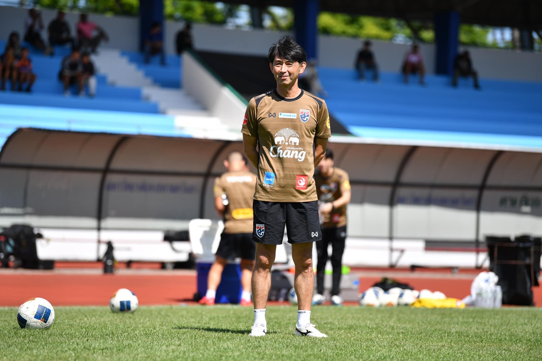King's Cup 2024 tạo cơn sốt vé, Madam Pang mong đội tuyển Thái Lan phá dớp- Ảnh 6. King's Cup 2024 tạo cơn sốt vé, Madam Pang mong đội tuyển Thái Lan phá dớp- Ảnh 6.