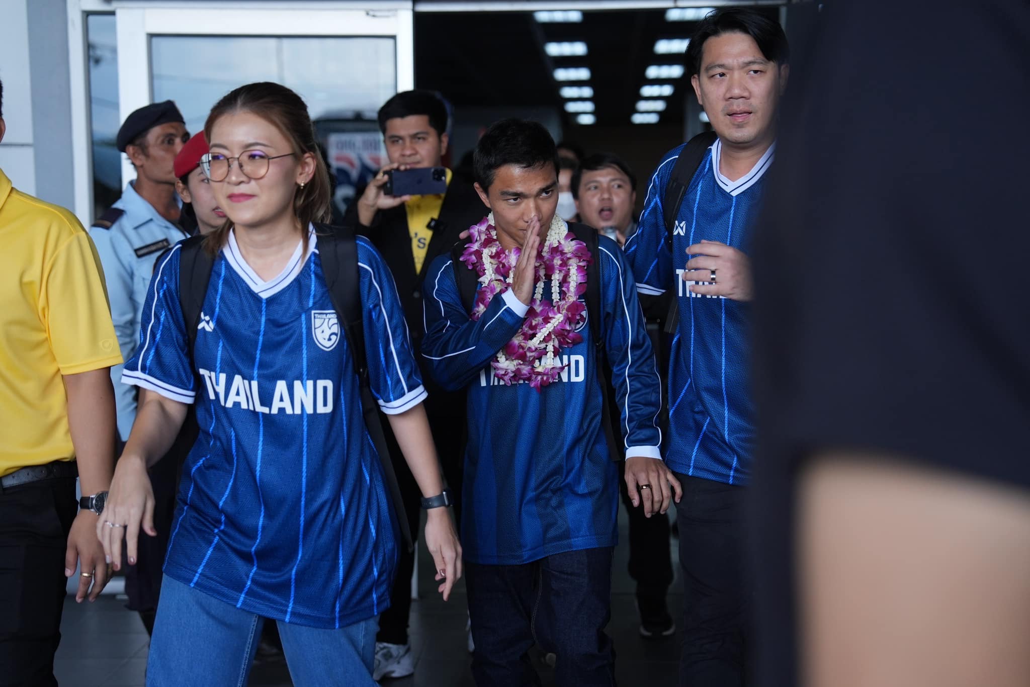 King's Cup 2024 tạo cơn sốt vé, Madam Pang mong đội tuyển Thái Lan phá dớp- Ảnh 10. King's Cup 2024 tạo cơn sốt vé, Madam Pang mong đội tuyển Thái Lan phá dớp- Ảnh 10.