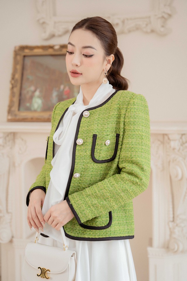 Vào thu, áo tweed là điểm nhấn đắt giá nhất tủ đồ công sở- Ảnh 4. Vào thu, áo tweed là điểm nhấn đắt giá nhất tủ đồ công sở- Ảnh 4.