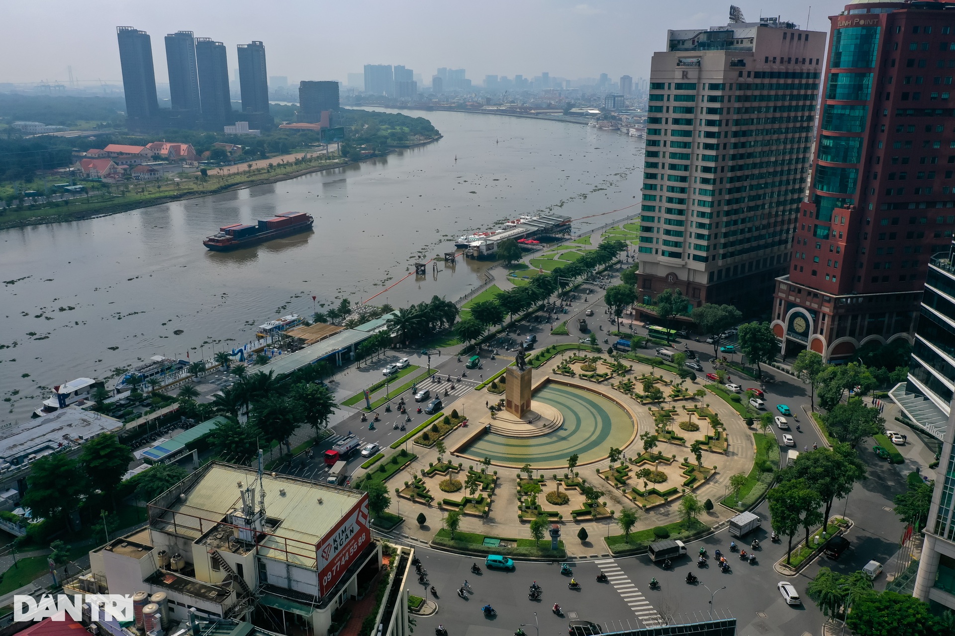 Cận cảnh 2 tòa nhà liên quan bà Trương Mỹ Lan muốn bán, khắc phục hậu quả - 2 Cận cảnh 2 tòa nhà liên quan bà Trương Mỹ Lan muốn bán, khắc phục hậu quả - 2
