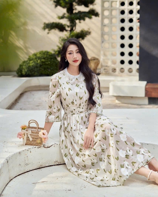 Muốn trẻ trung xinh đẹp, đừng quên diện váy hoa- Ảnh 2. Muốn trẻ trung xinh đẹp, đừng quên diện váy hoa- Ảnh 2.