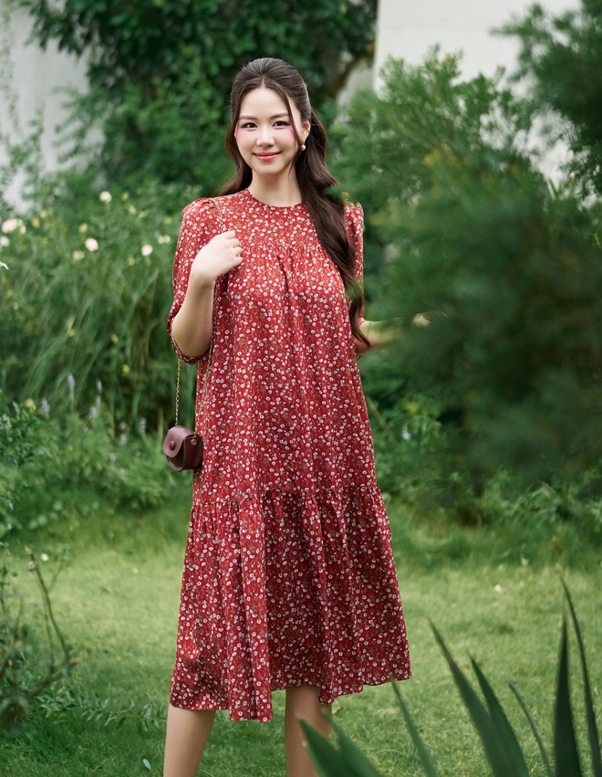 Muốn trẻ trung xinh đẹp, đừng quên diện váy hoa- Ảnh 6. Muốn trẻ trung xinh đẹp, đừng quên diện váy hoa- Ảnh 6.