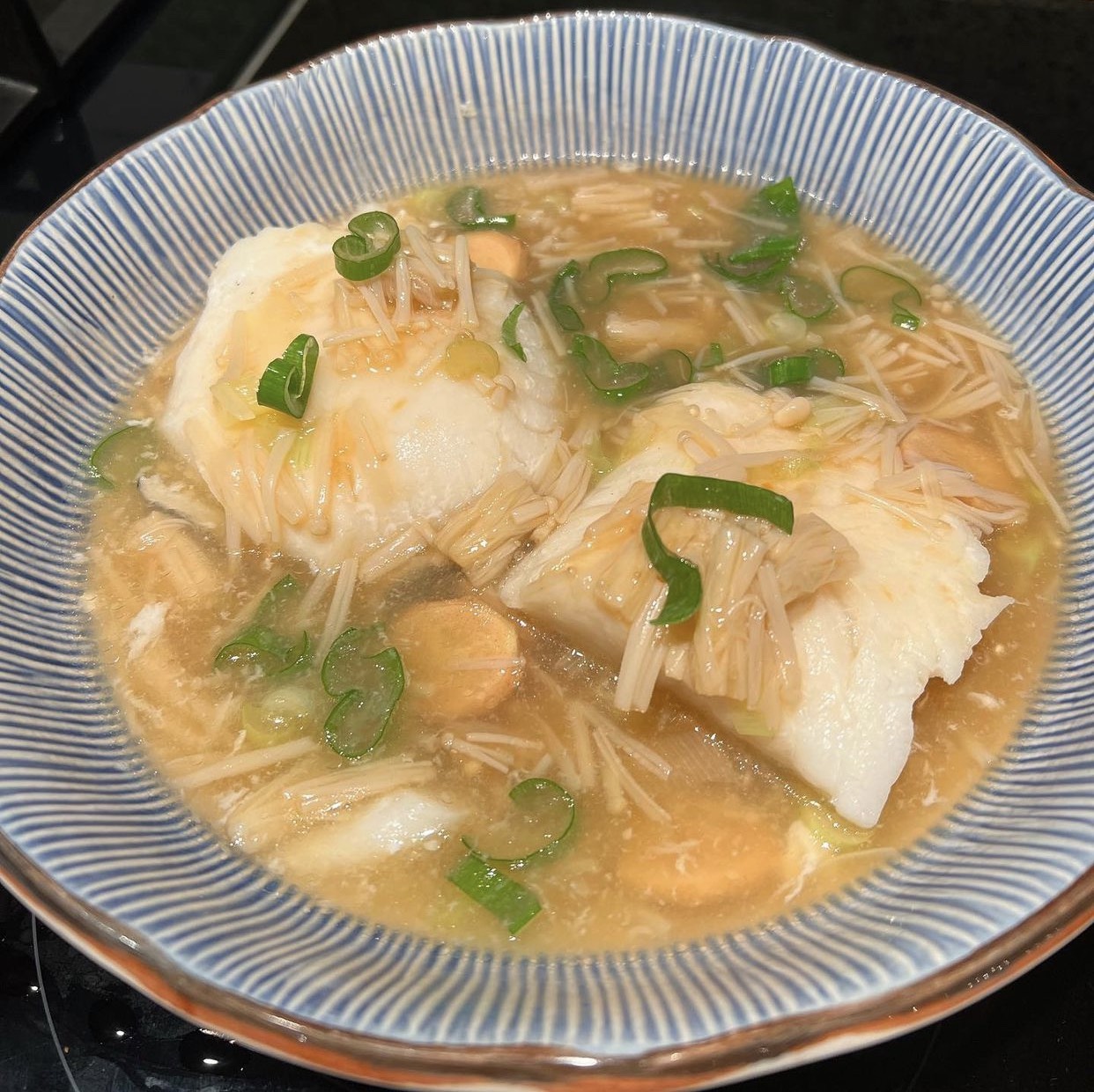 Món cá tuyết hấp nấm sốt miso - Món ăn có nguồn gốc từ Nhật Bản Món cá tuyết hấp nấm sốt miso - Món ăn có nguồn gốc từ Nhật Bản