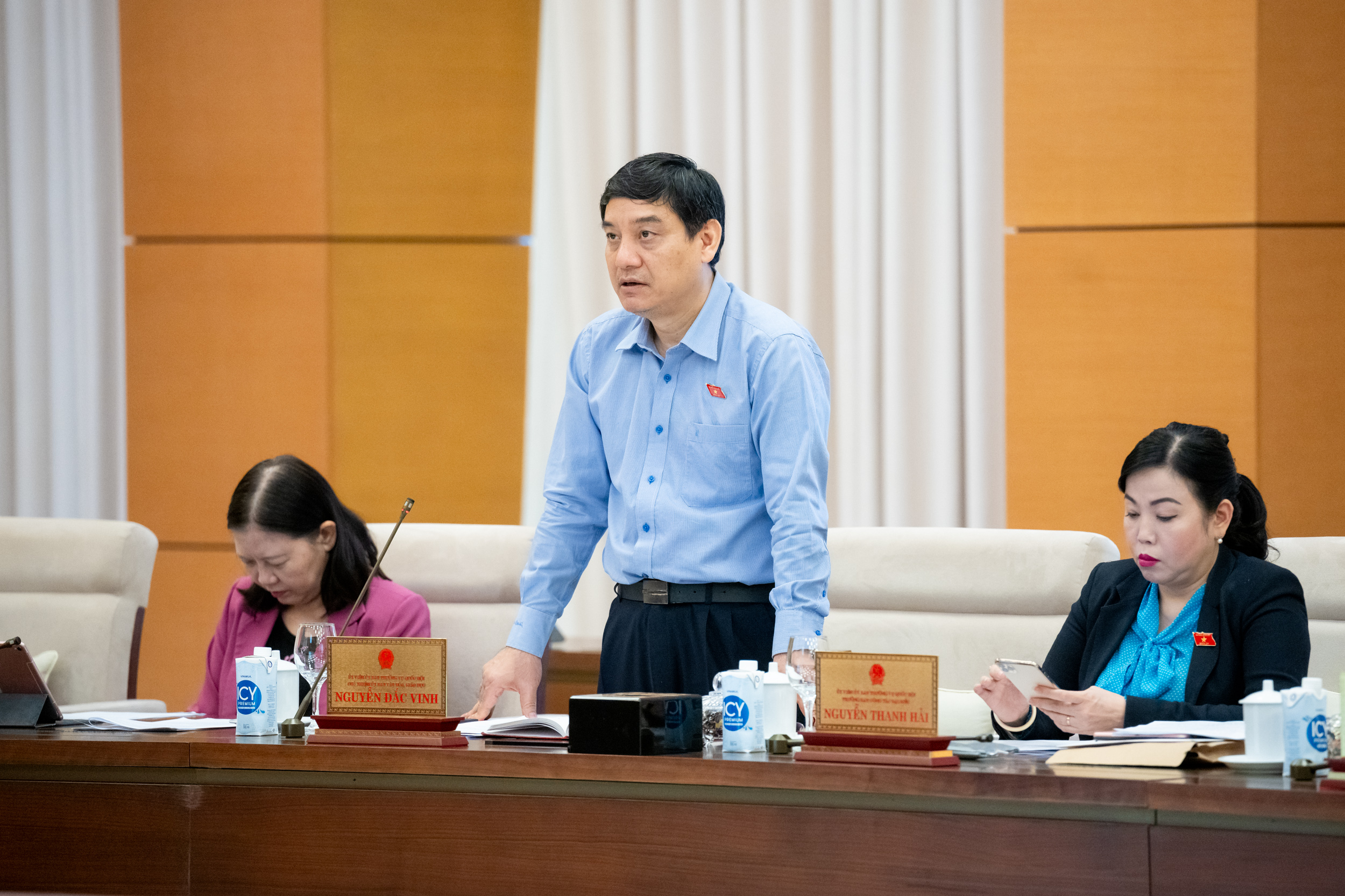 'Vụ bằng tiến sĩ của ông Vương Tấn Việt chưa xử lý thỏa đáng, minh bạch'- Ảnh 2. 'Vụ bằng tiến sĩ của ông Vương Tấn Việt chưa xử lý thỏa đáng, minh bạch'- Ảnh 2.