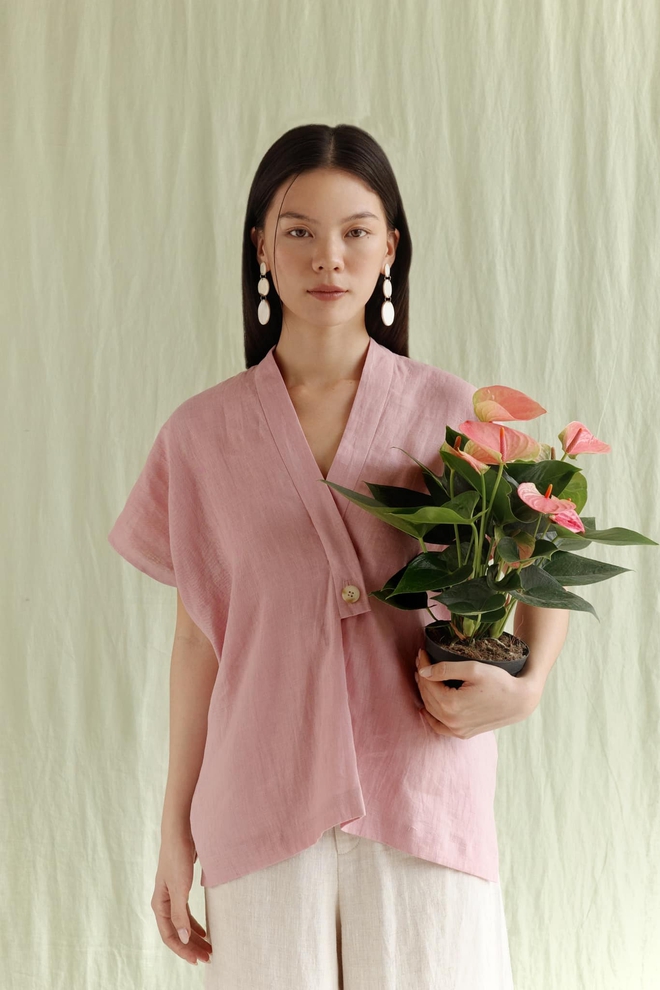 Mặc linen đơn giản mà nổi bật, thu hút mọi ánh nhìn- Ảnh 3. Mặc linen đơn giản mà nổi bật, thu hút mọi ánh nhìn- Ảnh 3.