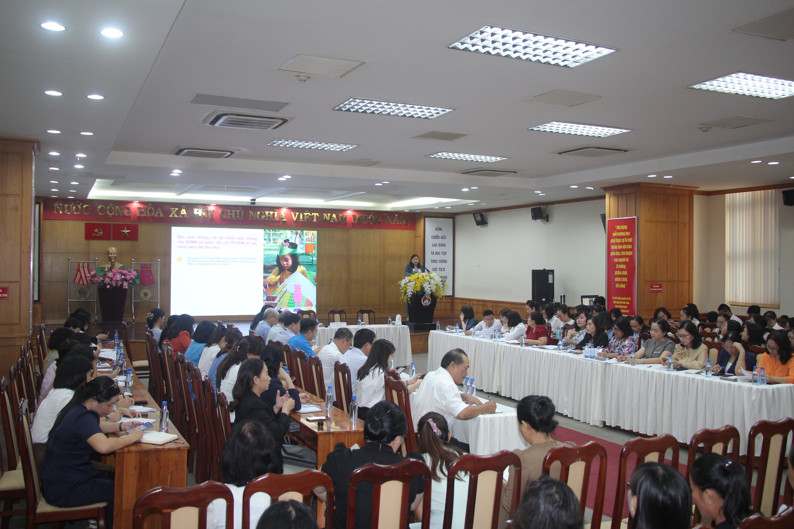 3 năm, TP.HCM hỗ trợ hàng trăm tỉ đồng cho giáo viên mầm non- Ảnh 3. 3 năm, TP.HCM hỗ trợ hàng trăm tỉ đồng cho giáo viên mầm non- Ảnh 3.