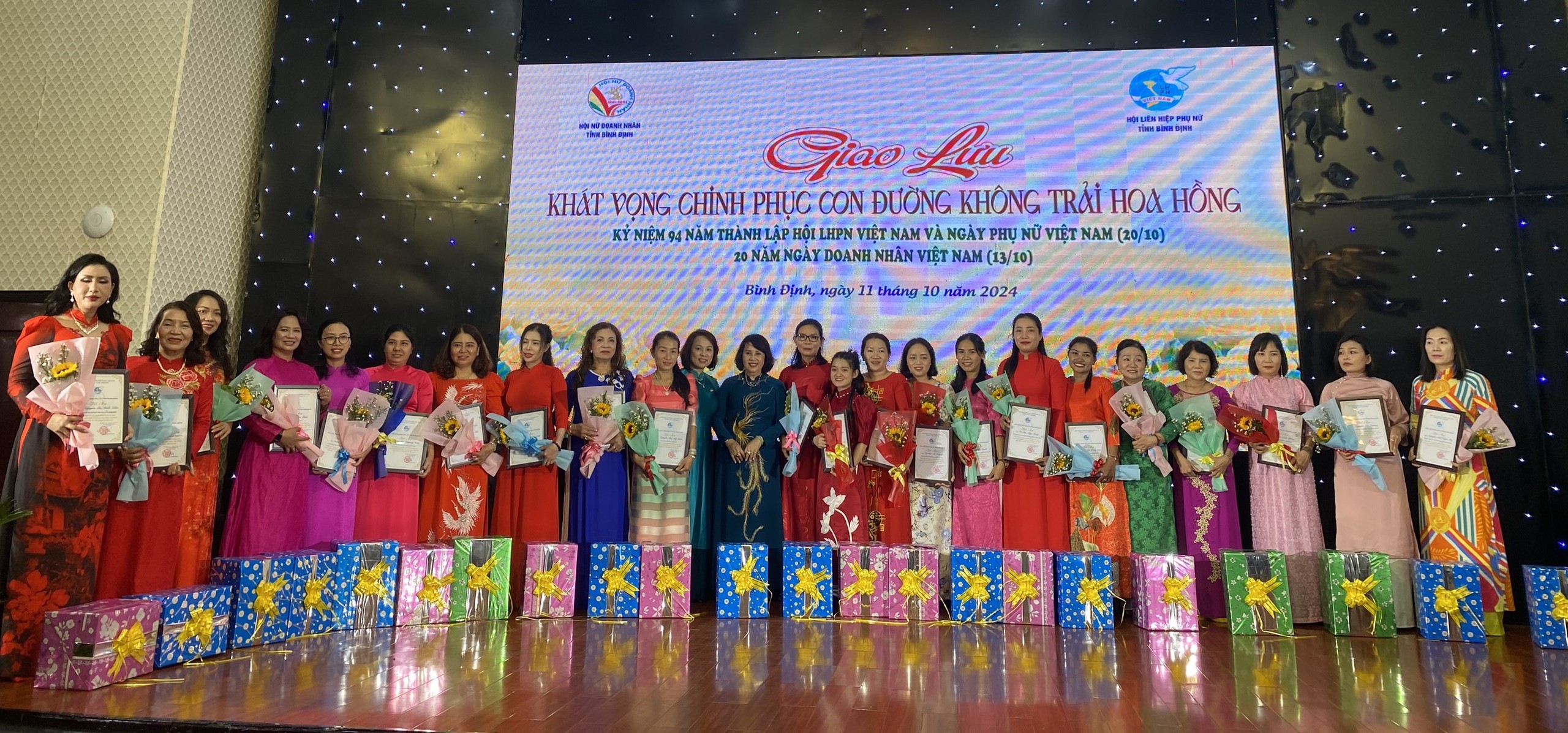 Bình Định: Nữ doanh nhân chia sẻ kinh nghiệm vượt qua thách thức trong kinh doanh- Ảnh 4. Bình Định: Nữ doanh nhân chia sẻ kinh nghiệm vượt qua thách thức trong kinh doanh- Ảnh 4.