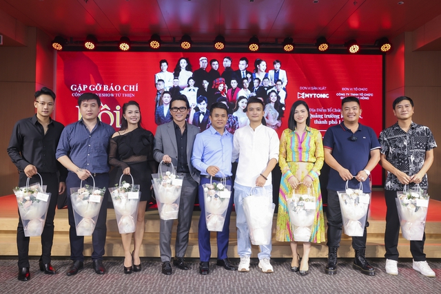 Chương trình nghệ thuật đặc biệt "Hồi sinh"- Nhiều nghệ sĩ nổi tiếng đến với vùng lũ - Ảnh 2. Chương trình nghệ thuật đặc biệt "Hồi sinh"- Nhiều nghệ sĩ nổi tiếng đến với vùng lũ - Ảnh 2.