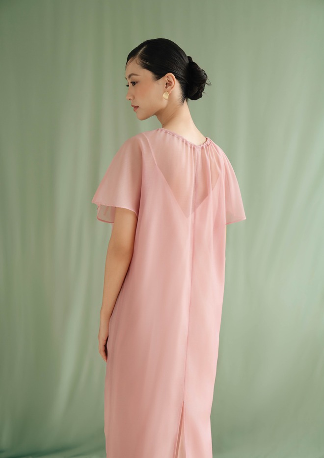 Đầm suông xinh đẹp, tự do, cho nàng được là chính mình- Ảnh 9. Đầm suông xinh đẹp, tự do, cho nàng được là chính mình- Ảnh 9.