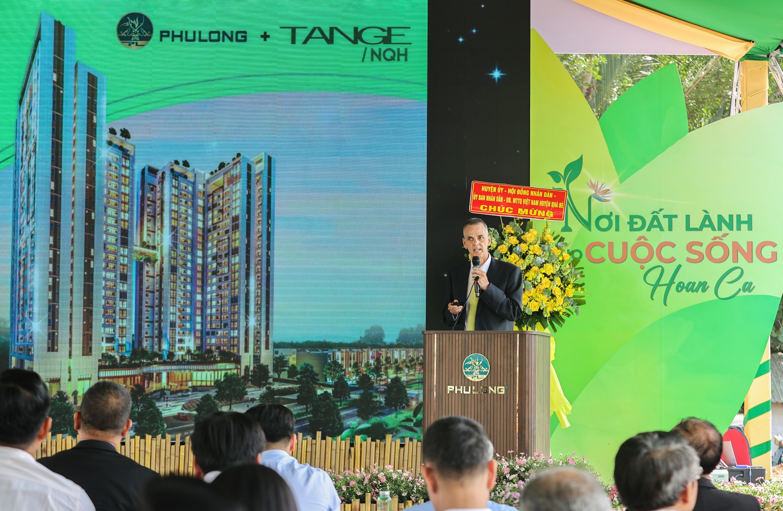 Ông Michael Thanner - Chủ nhiệm Thiết kế Cấp cao của Công ty thiết kế kiến trúc Tange Associates (Nhật Bản) phát biểu tại sự kiện Ông Michael Thanner - Chủ nhiệm Thiết kế Cấp cao của Công ty thiết kế kiến trúc Tange Associates (Nhật Bản) phát biểu tại sự kiện