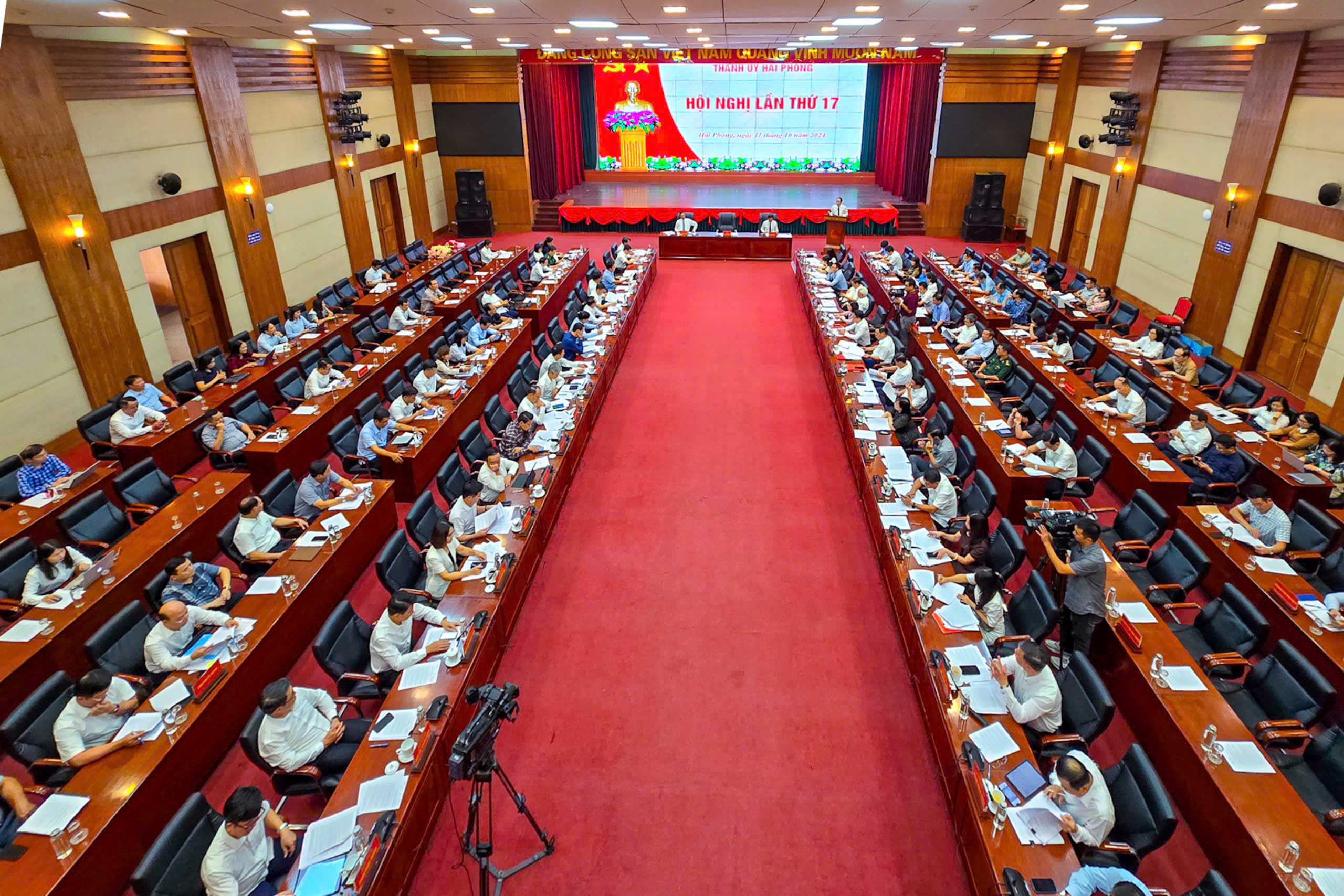 Hải Phòng tăng trưởng 9,77% trong 9 tháng đầu năm- Ảnh 2. Hải Phòng tăng trưởng 9,77% trong 9 tháng đầu năm- Ảnh 2.