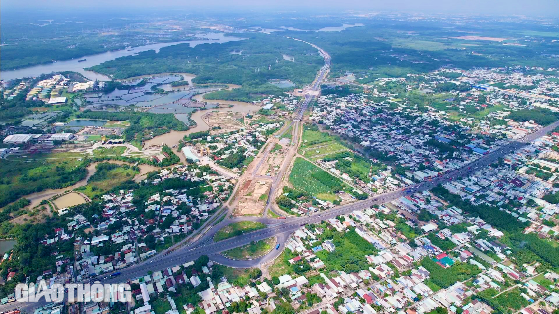 Chiêm ngưỡng đoạn cao tốc Bến Lức - Long Thành xuyên rừng ngập mặn đang hoàn thiện- Ảnh 9. Chiêm ngưỡng đoạn cao tốc Bến Lức - Long Thành xuyên rừng ngập mặn đang hoàn thiện- Ảnh 9.