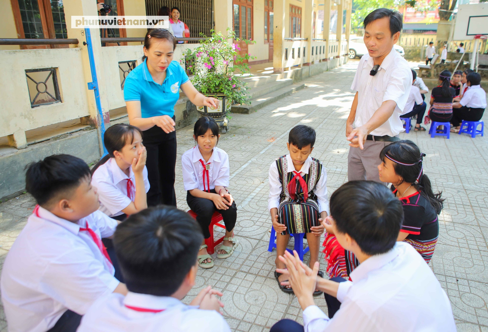 CLB "Thủ lĩnh của sự thay đổi" giúp trẻ em dân tộc thiểu số tự tin vững bước- Ảnh 2. CLB "Thủ lĩnh của sự thay đổi" giúp trẻ em dân tộc thiểu số tự tin vững bước- Ảnh 2.