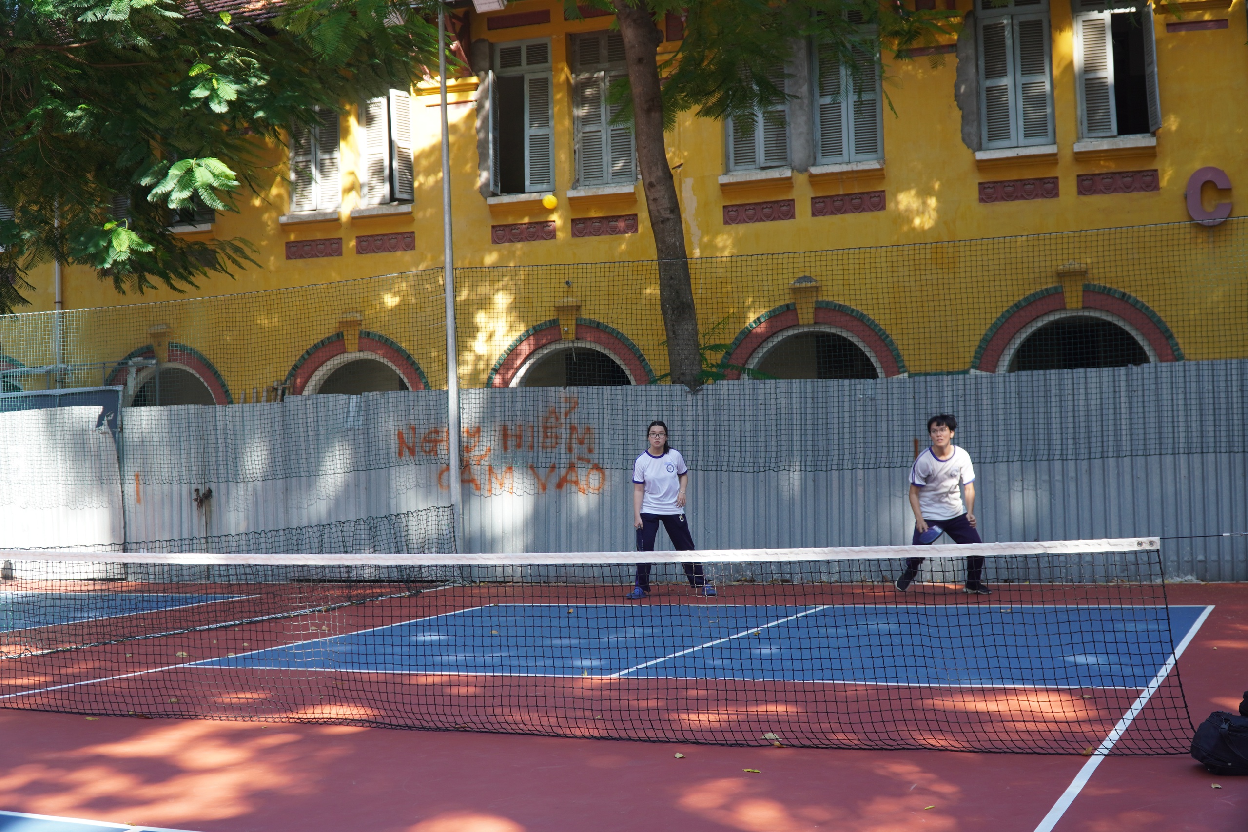Học sinh TP HCM thích thú với môn thể thao hot trend pickleball- Ảnh 10. Học sinh TP HCM thích thú với môn thể thao hot trend pickleball- Ảnh 10.