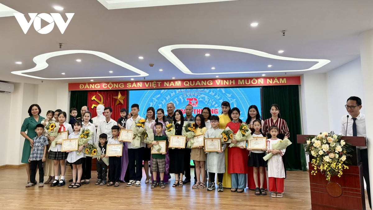 cuộc thi gia đình đọc sách - phát triển văn hóa đọc trong mỗi gia đình hình ảnh 4 cuoc thi gia dinh doc sach - phat trien van hoa doc trong moi gia dinh hinh anh 4