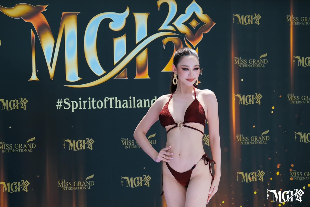 Hoa hậu Quế Anh và các người đẹp diễn áo tắm gợi cảm tại Hoa hậu Hòa bình - 8 Hoa hậu Quế Anh và các người đẹp diễn áo tắm gợi cảm tại Hoa hậu Hòa bình - 8