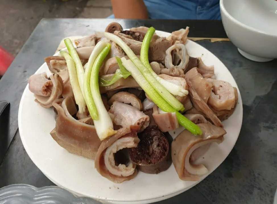 Những quán lòng lợn ngon nức tiếng ở quận Cầu Giấy, Hà Nội - Ảnh 7. Những quán lòng lợn ngon nức tiếng ở quận Cầu Giấy, Hà Nội - Ảnh 7.