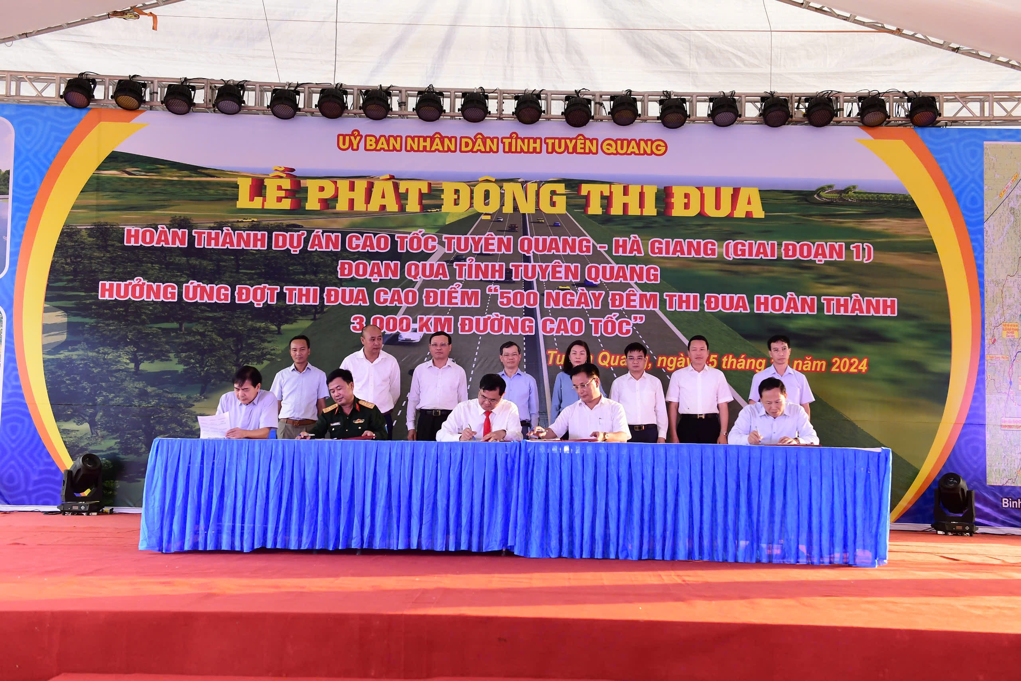 Phát động thi đua hoàn thành dự án cao tốc Tuyên Quang - Hà Giang- Ảnh 3. Phát động thi đua hoàn thành dự án cao tốc Tuyên Quang - Hà Giang- Ảnh 3.