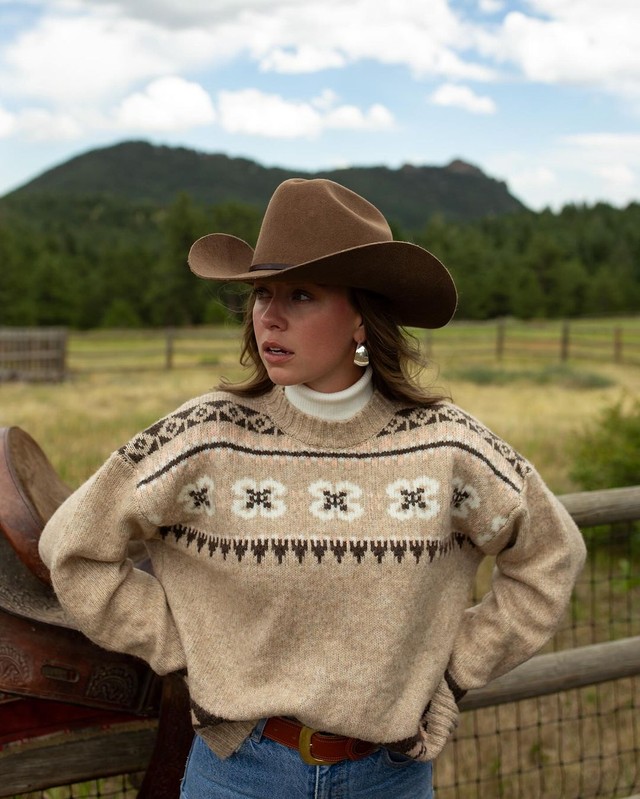 Khuấy đảo mùa thu với phong cách Cowgirl ‘cực cháy’- Ảnh 4. Khuấy đảo mùa thu với phong cách Cowgirl ‘cực cháy’- Ảnh 4.